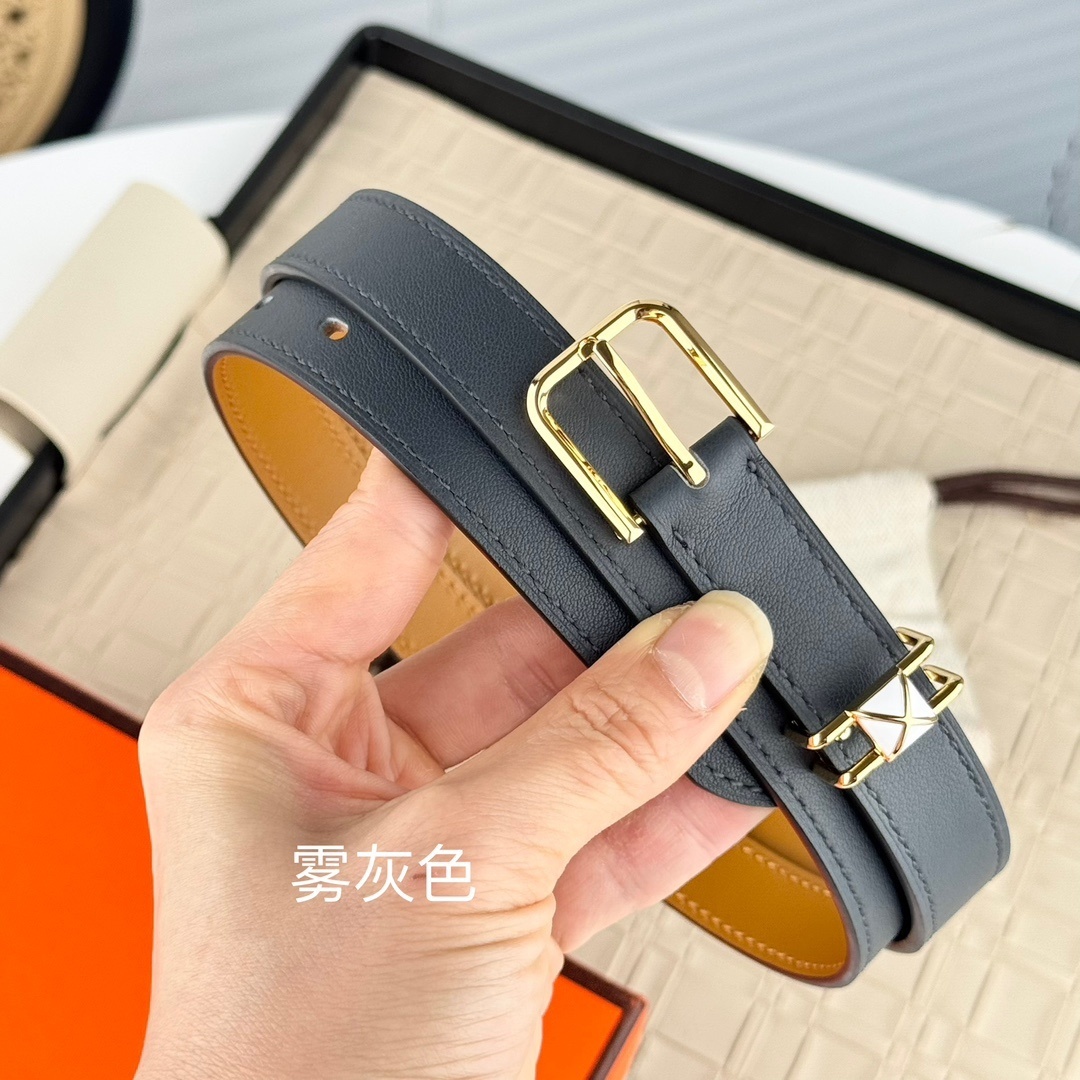 Luxury Women's Fog Grey Leather Belt with Gold Hardware