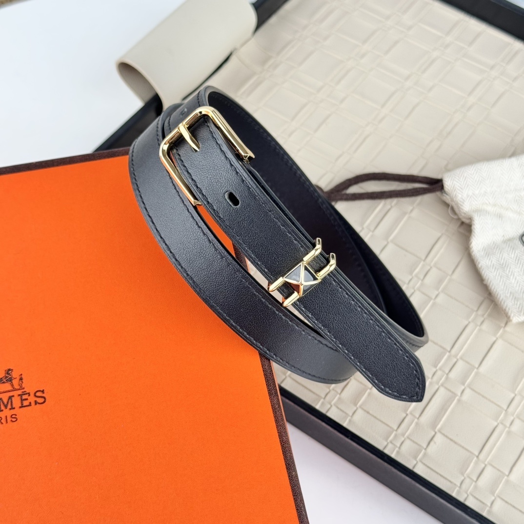 Luxury Black Leather Belt with Gold Buckle - Timeless Elegance