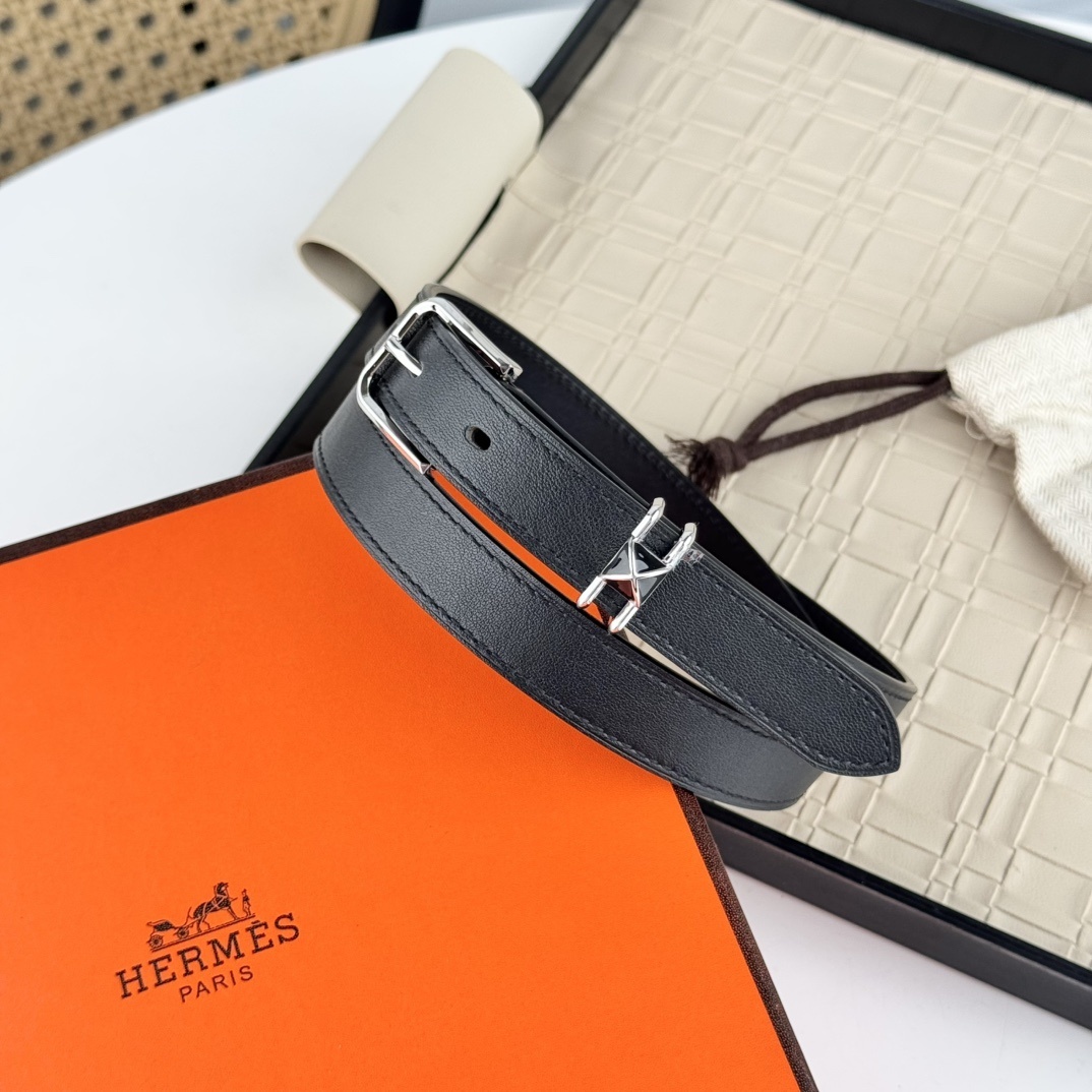 Luxury Hermes Black Leather Skinny Belt with Silver Medor Stud