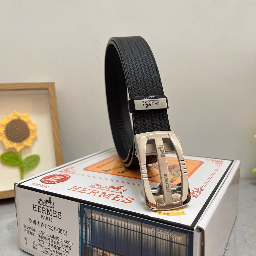 Luxury Men’s Black Textured Leather Belt with Silver Logo Buckle