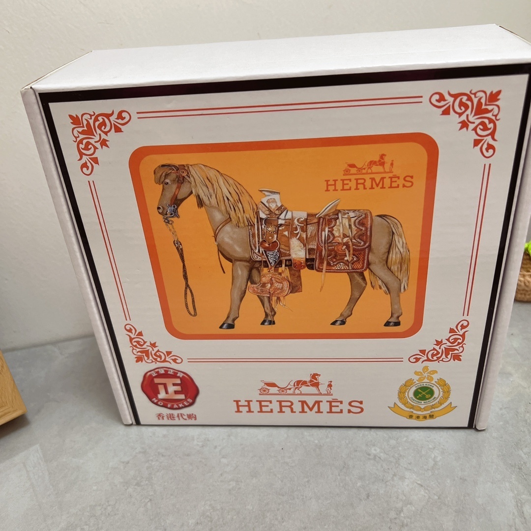 Luxury Hermès Men's Belt - Gold H Buckle Black Textured Leather