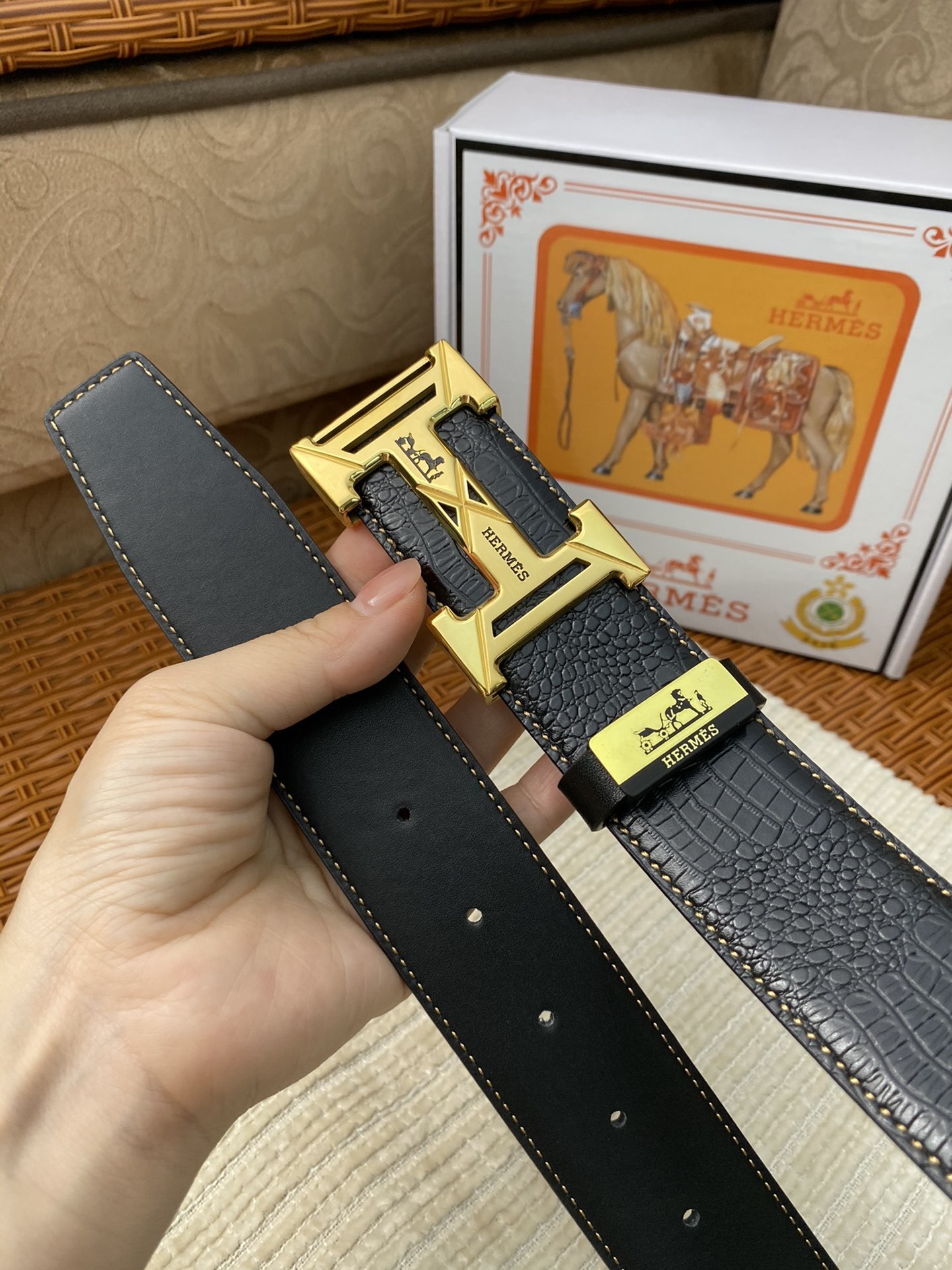 Luxury Men's H Buckle Leather Belt - Crocodile Pattern Gold