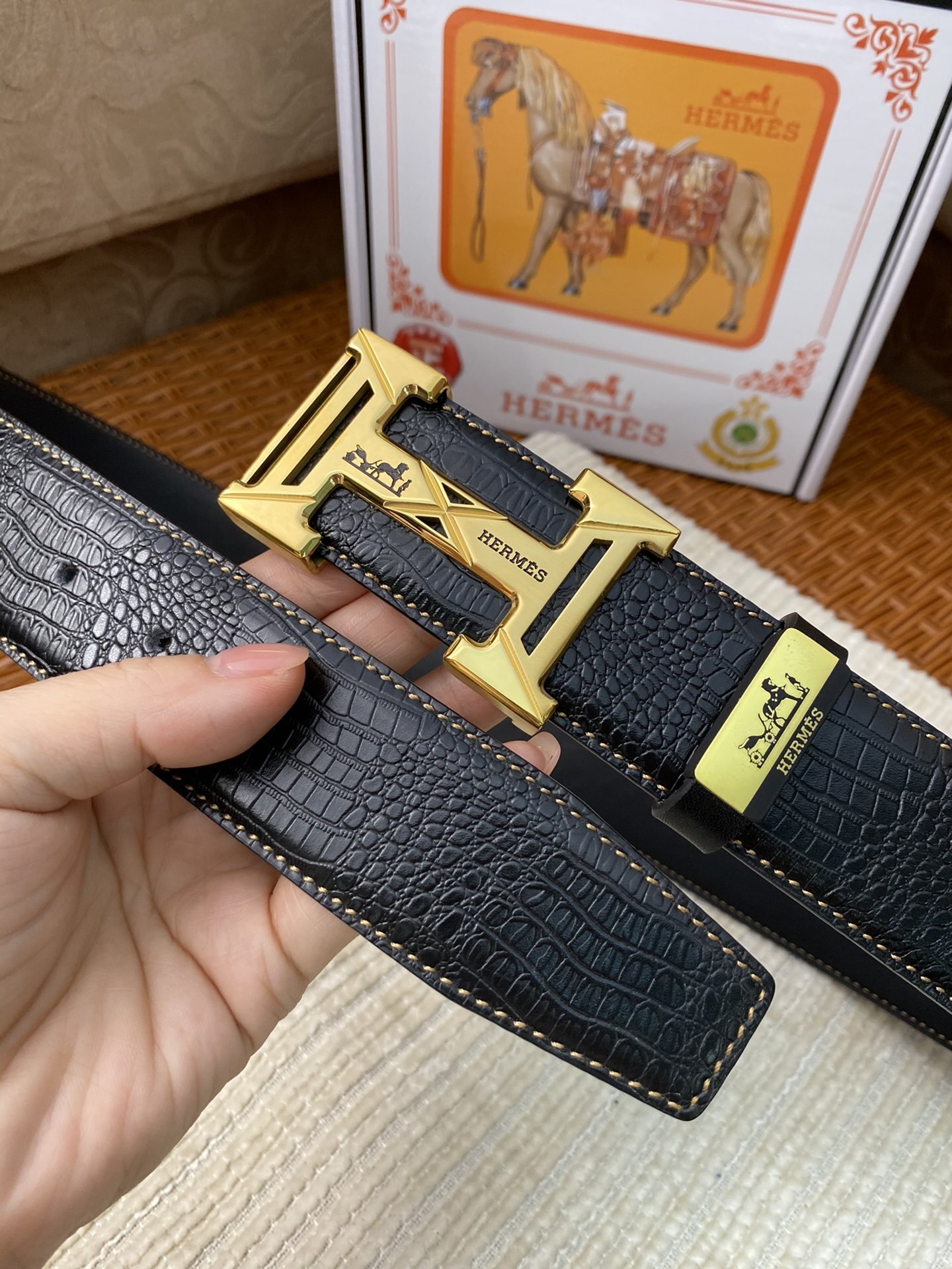Luxury Men's H Buckle Leather Belt - Crocodile Pattern Gold