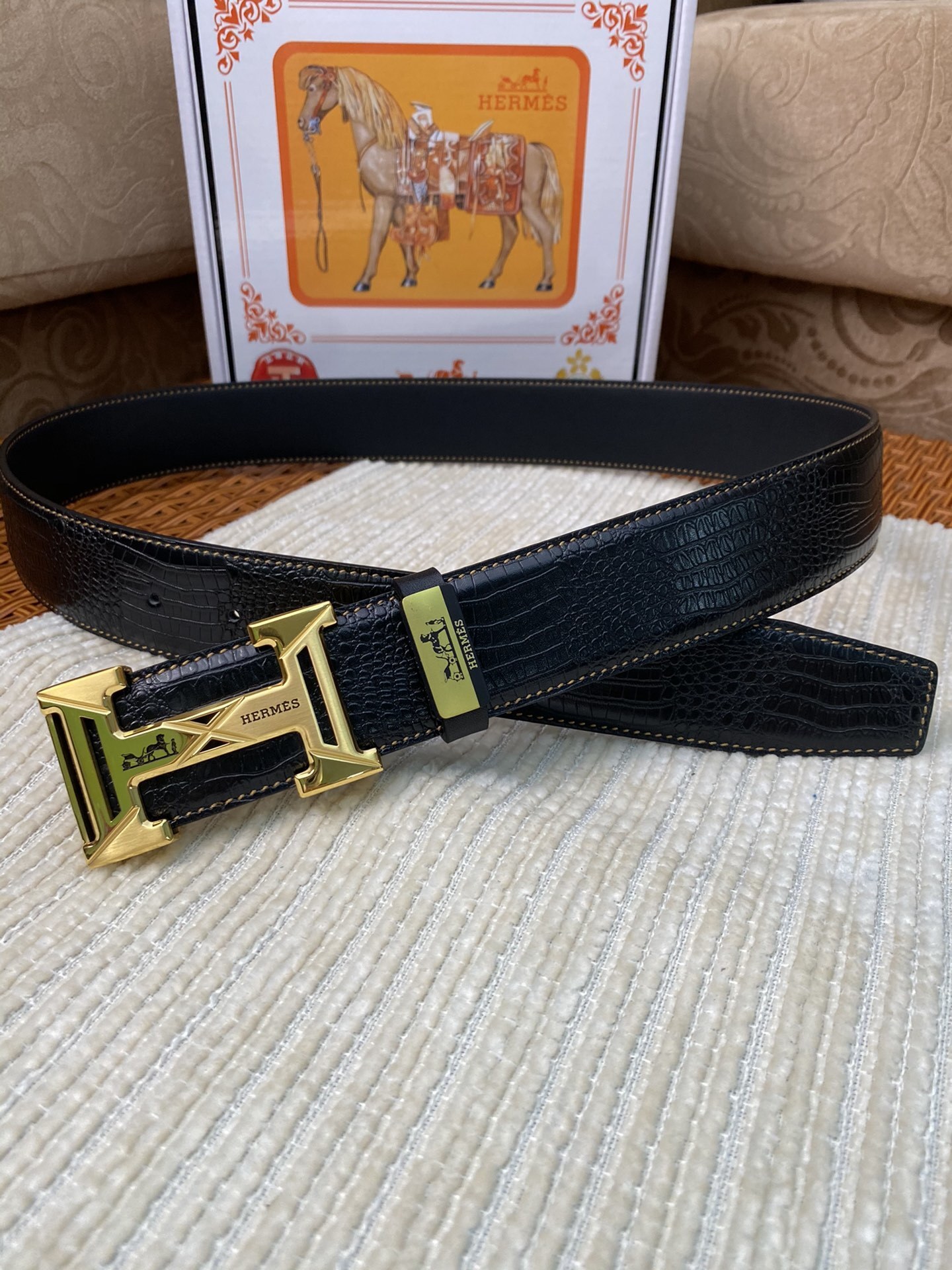 Luxury Men's H Buckle Leather Belt - Crocodile Pattern Gold