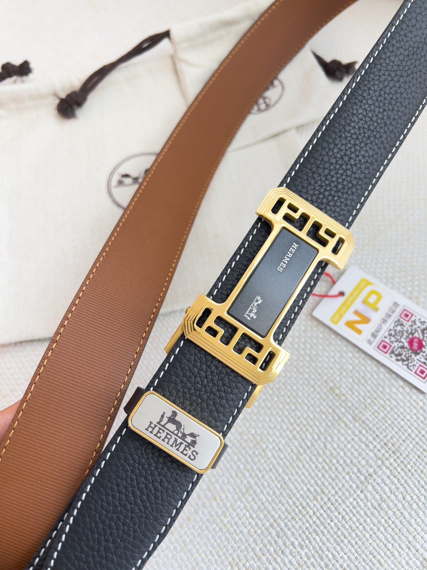 Luxury Hermes Men's Leather Belt with Decorative Gold Buckle