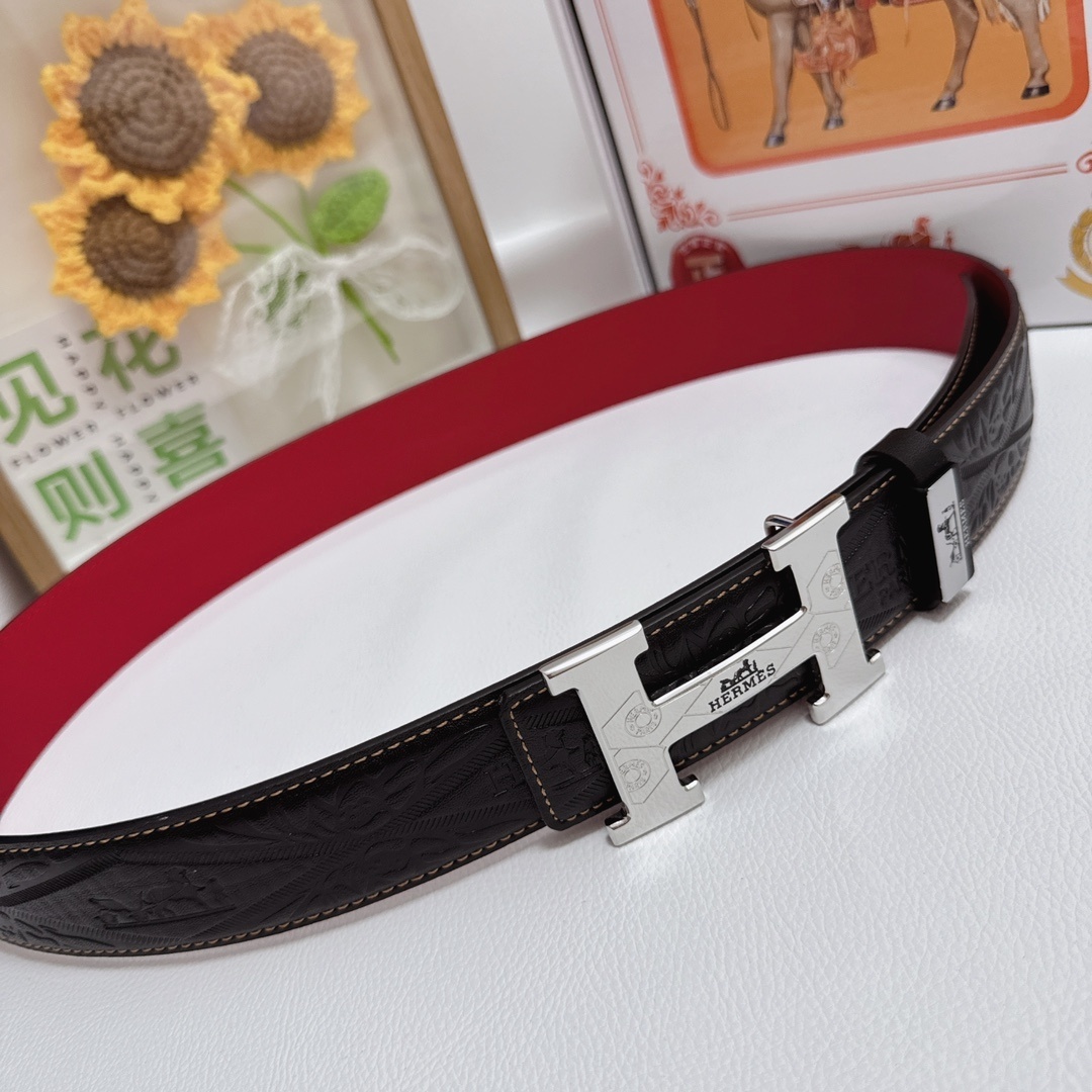 Luxury Men's Embossed Leather Belt with Iconic H Buckle