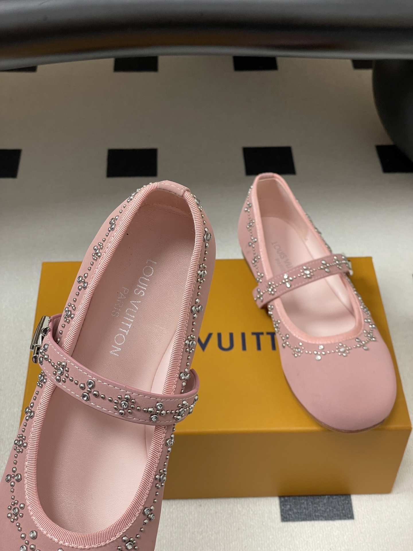 Luxury Pink Suede Girls Mary Jane Shoes with Crystal Studs