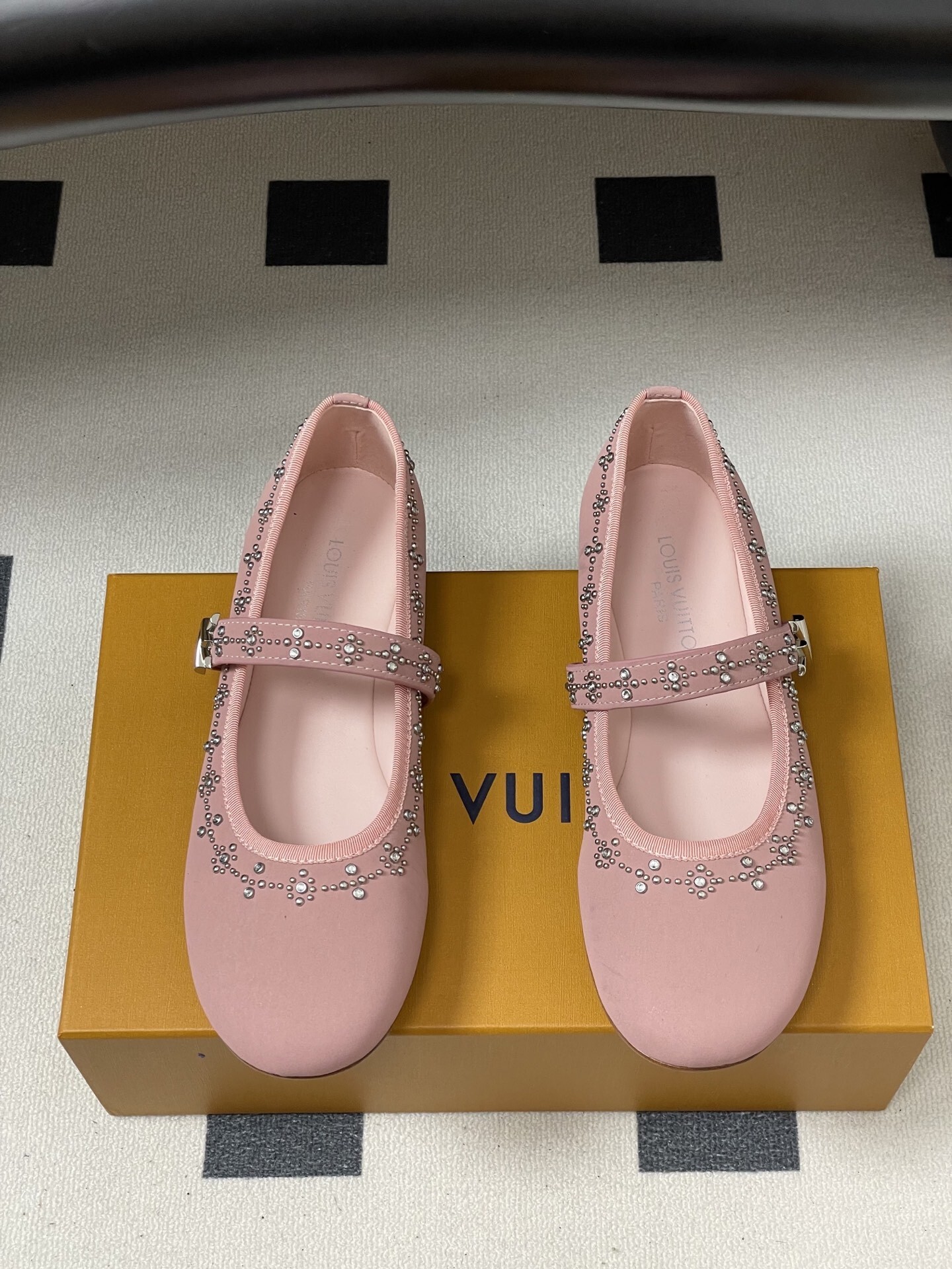Luxury Pink Suede Girls Mary Jane Shoes with Crystal Studs