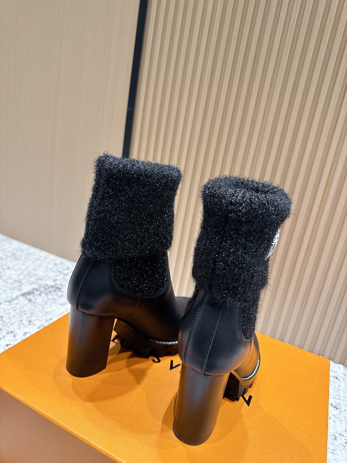 Chic Black Winter Ankle Boots with Faux Fur Collar & Chunky Heel