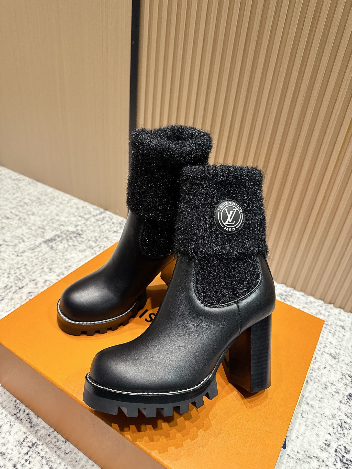 Chic Black Winter Ankle Boots with Faux Fur Collar & Chunky Heel