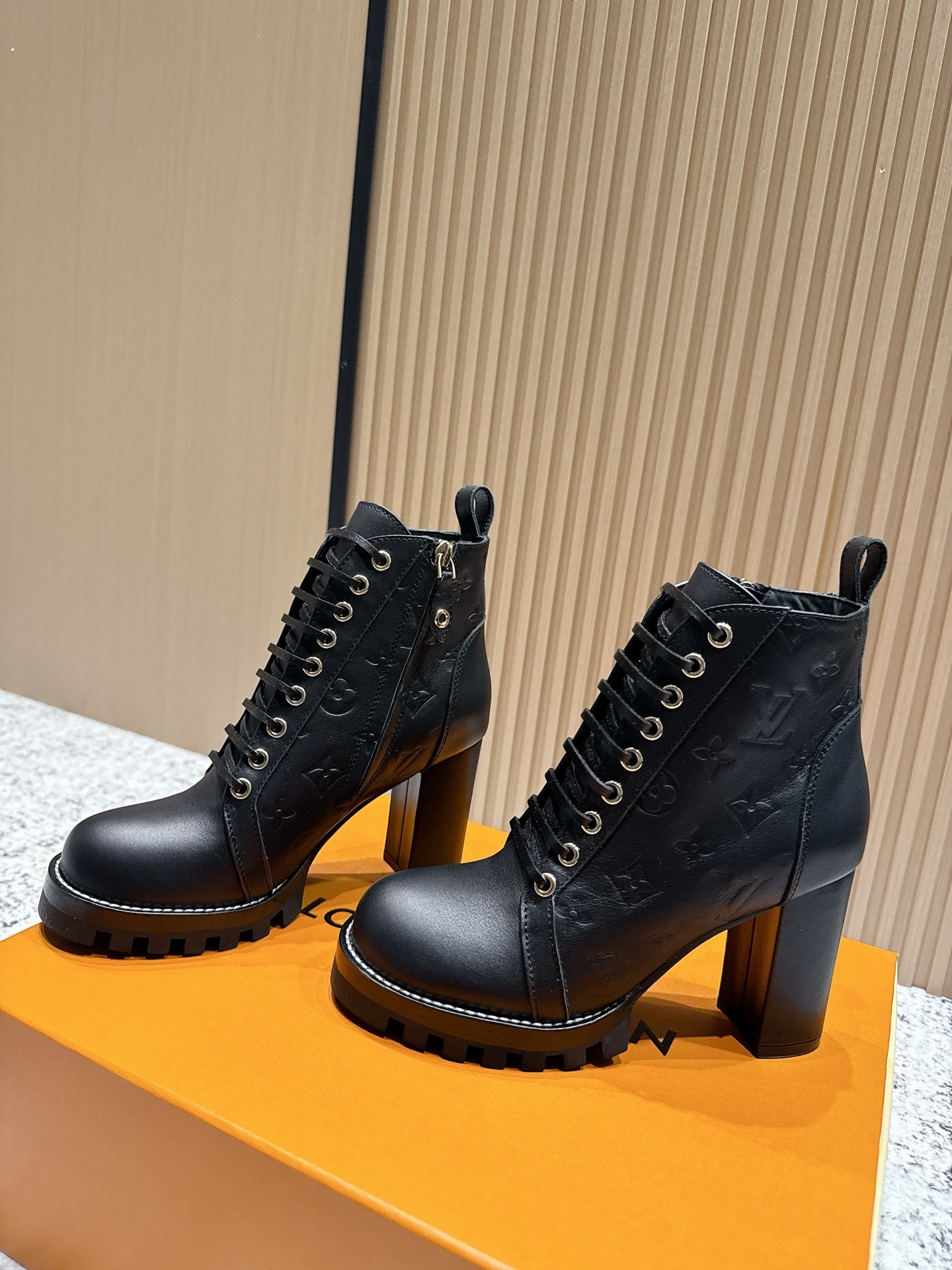 Louis Vuitton Star Trail Ankle Boots - Black Leather Lace-up