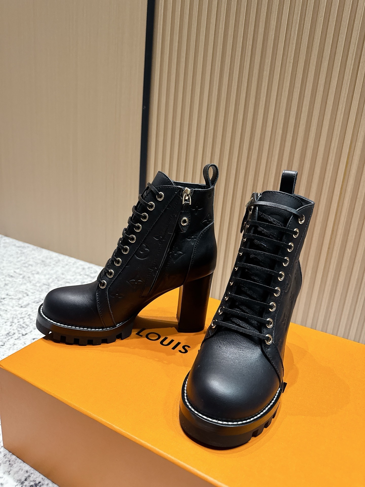 Louis Vuitton Star Trail Ankle Boots - Black Leather Lace-up