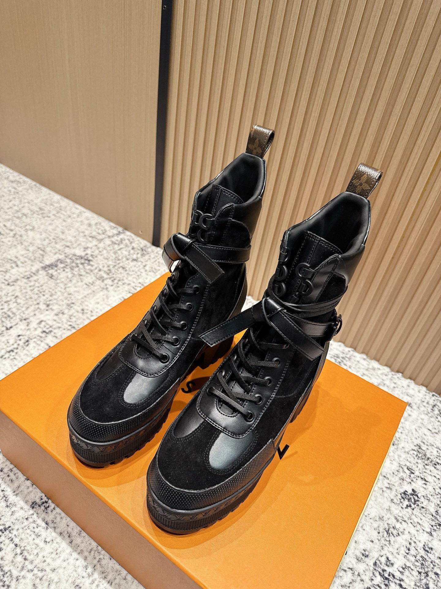 Louis Vuitton Laureate Platform Desert Boots – Black Leather