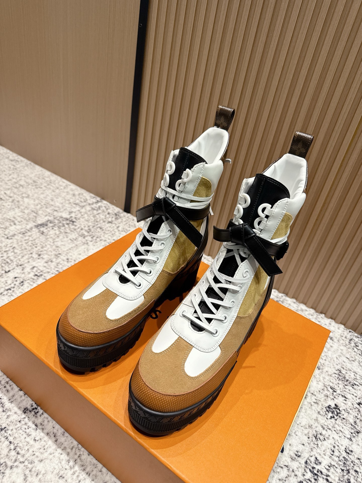 Women’s Luxury Platform Desert Boots – Beige Suede Lace-up Design