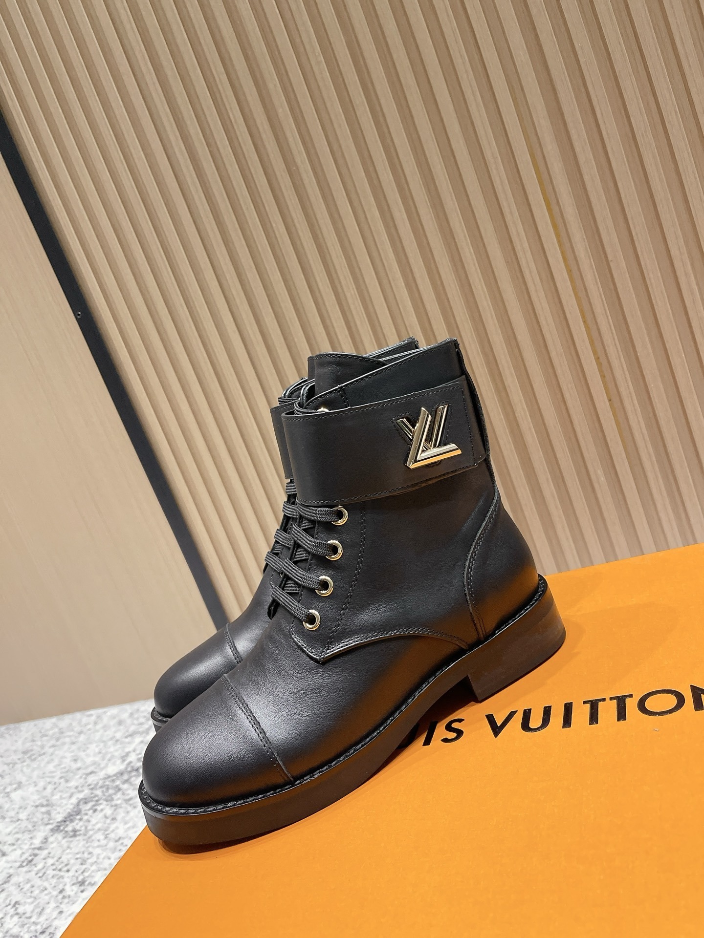 Women's Chic Black Leather Lace-Up Combat Boots with Ankle Strap