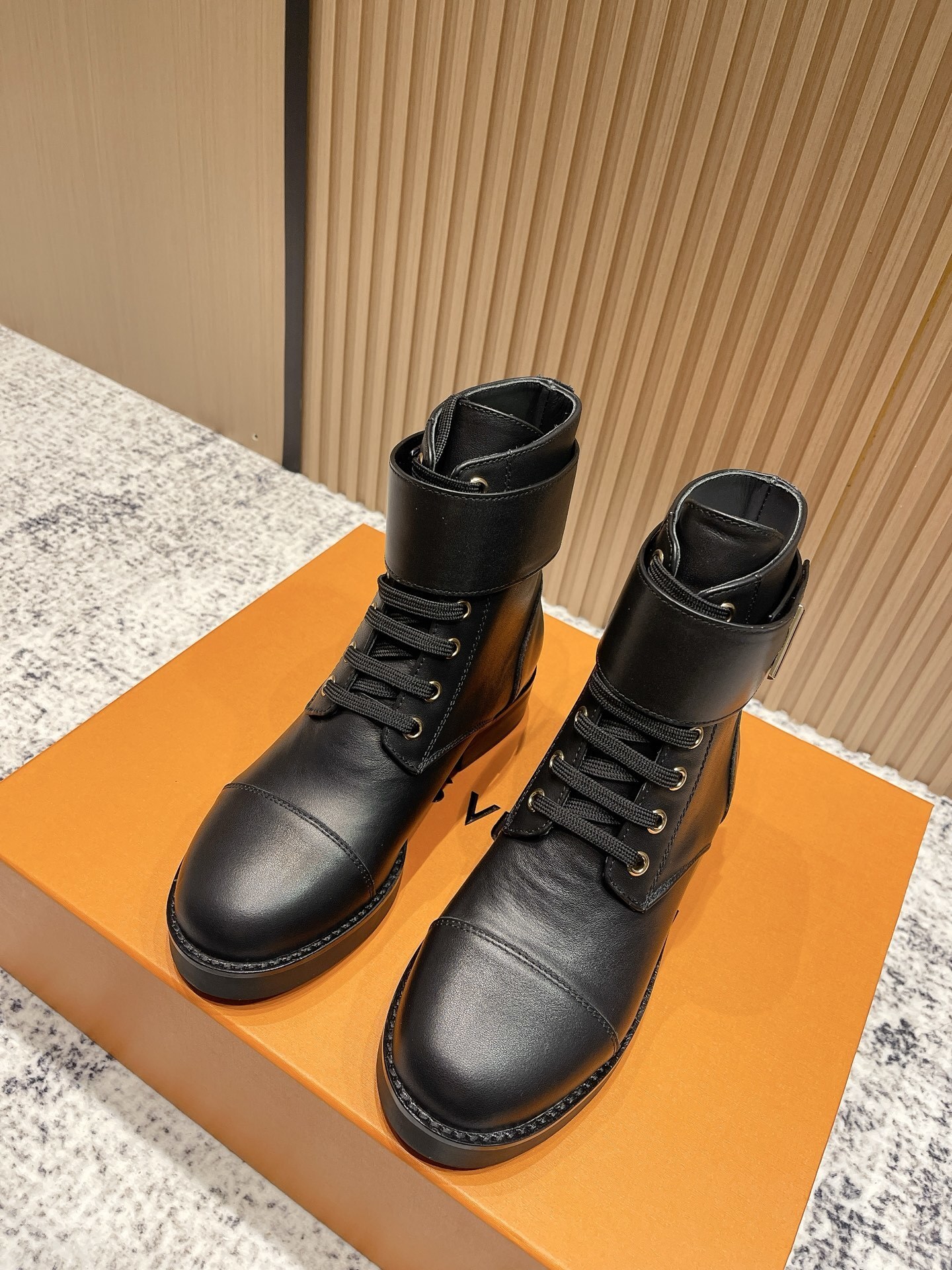 Women’s Chic Black Leather Lace-Up Combat Boots with Ankle Strap