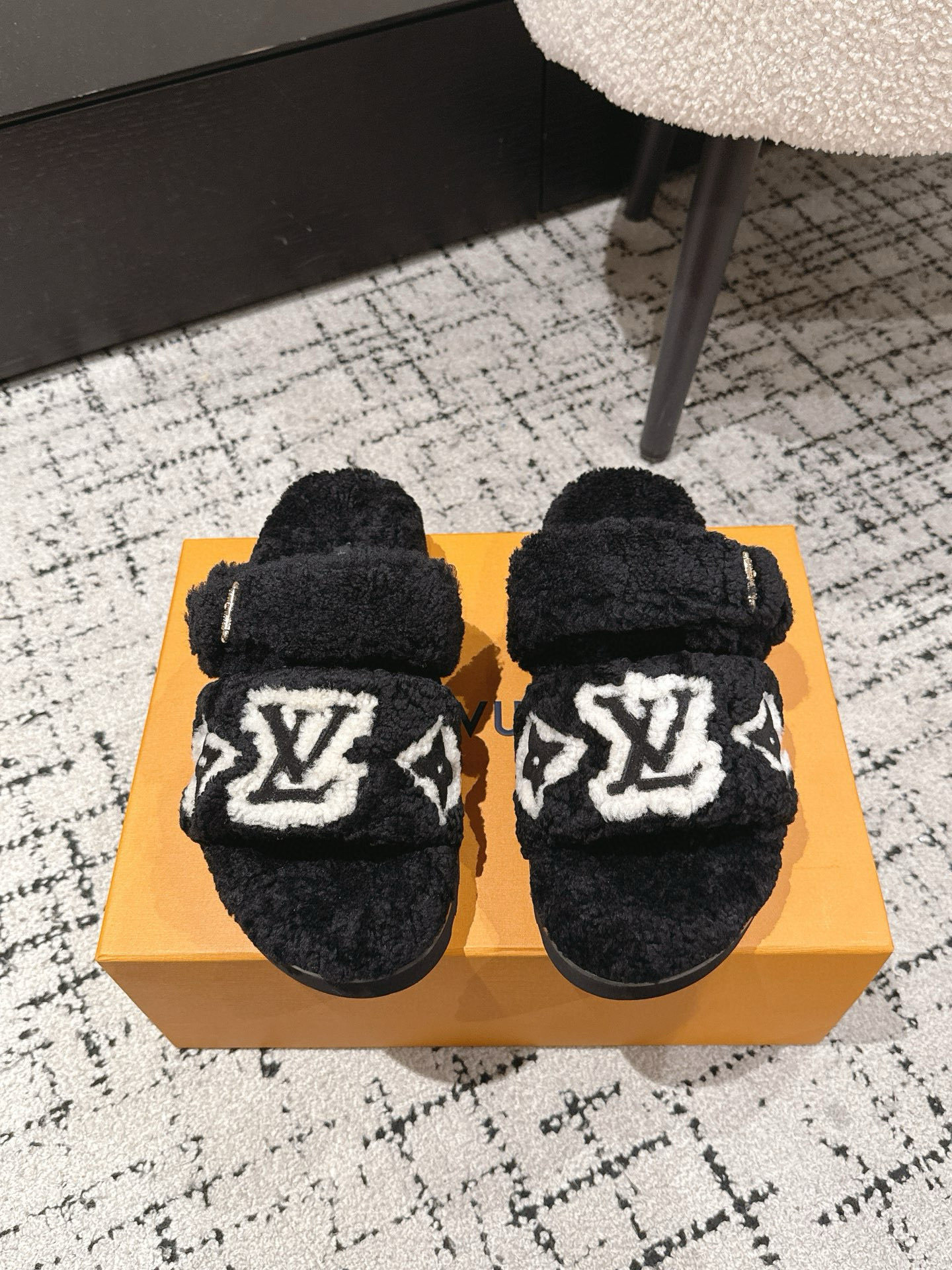 Louis Vuitton Paseo Flat Comfort Mules Black Shearling Slides