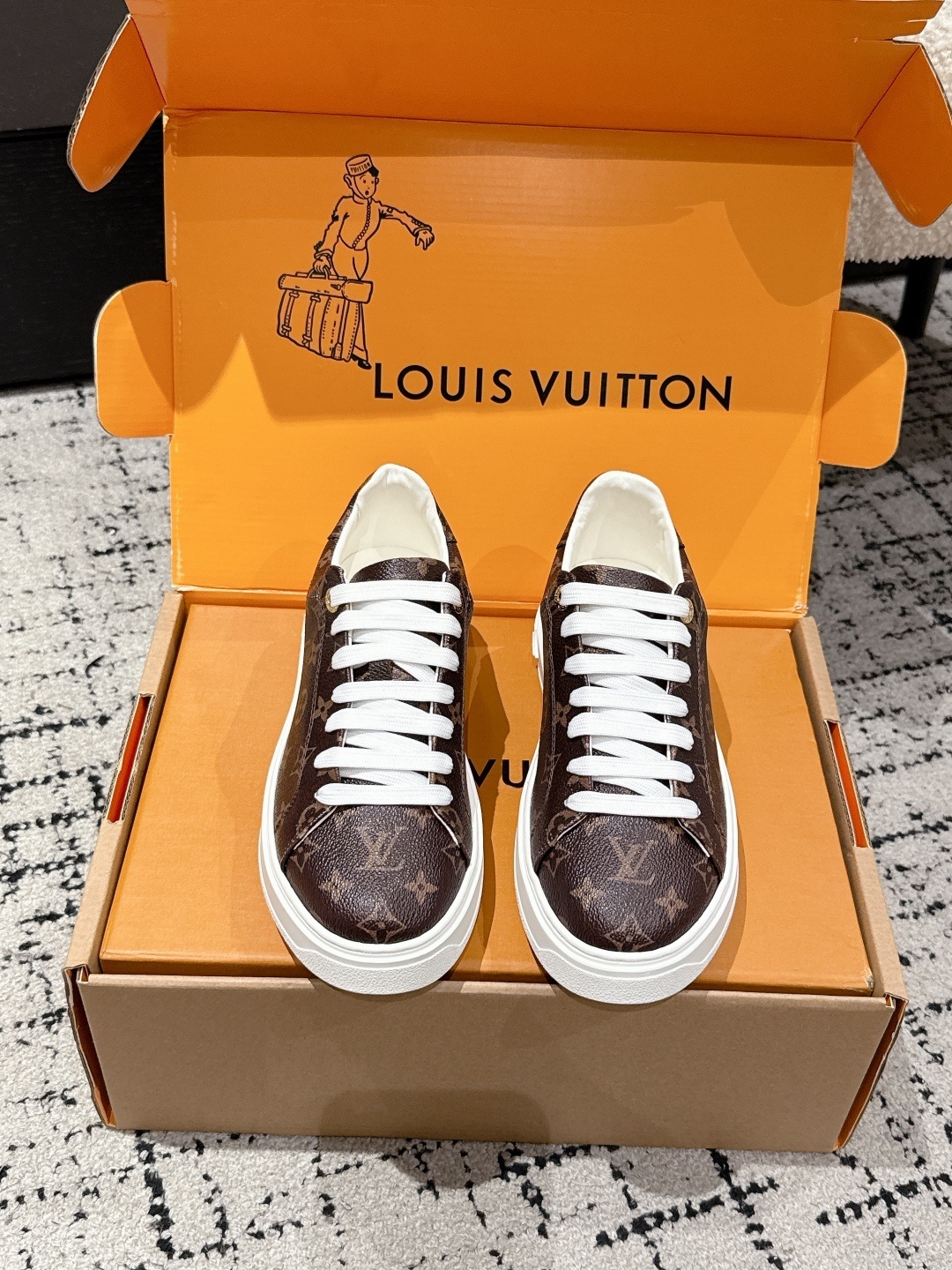 Louis Vuitton Monogram Canvas Low-Top Sneakers – Luxury Fashion
