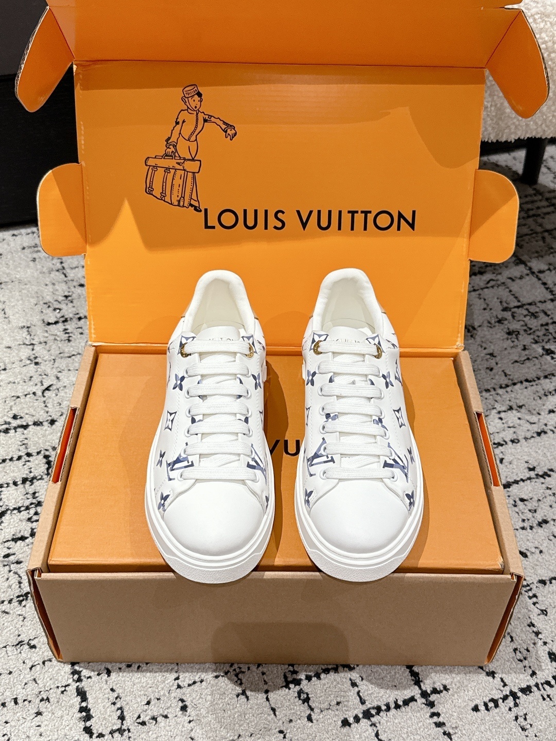 Louis Vuitton Monogram White Leather Sneakers Luxury Footwear