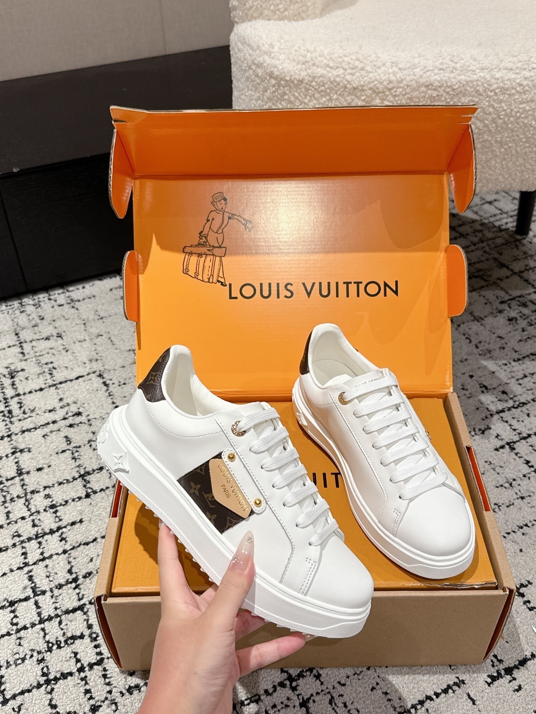 Louis Vuitton White Leather Sneakers with Gold-Tone Hardware