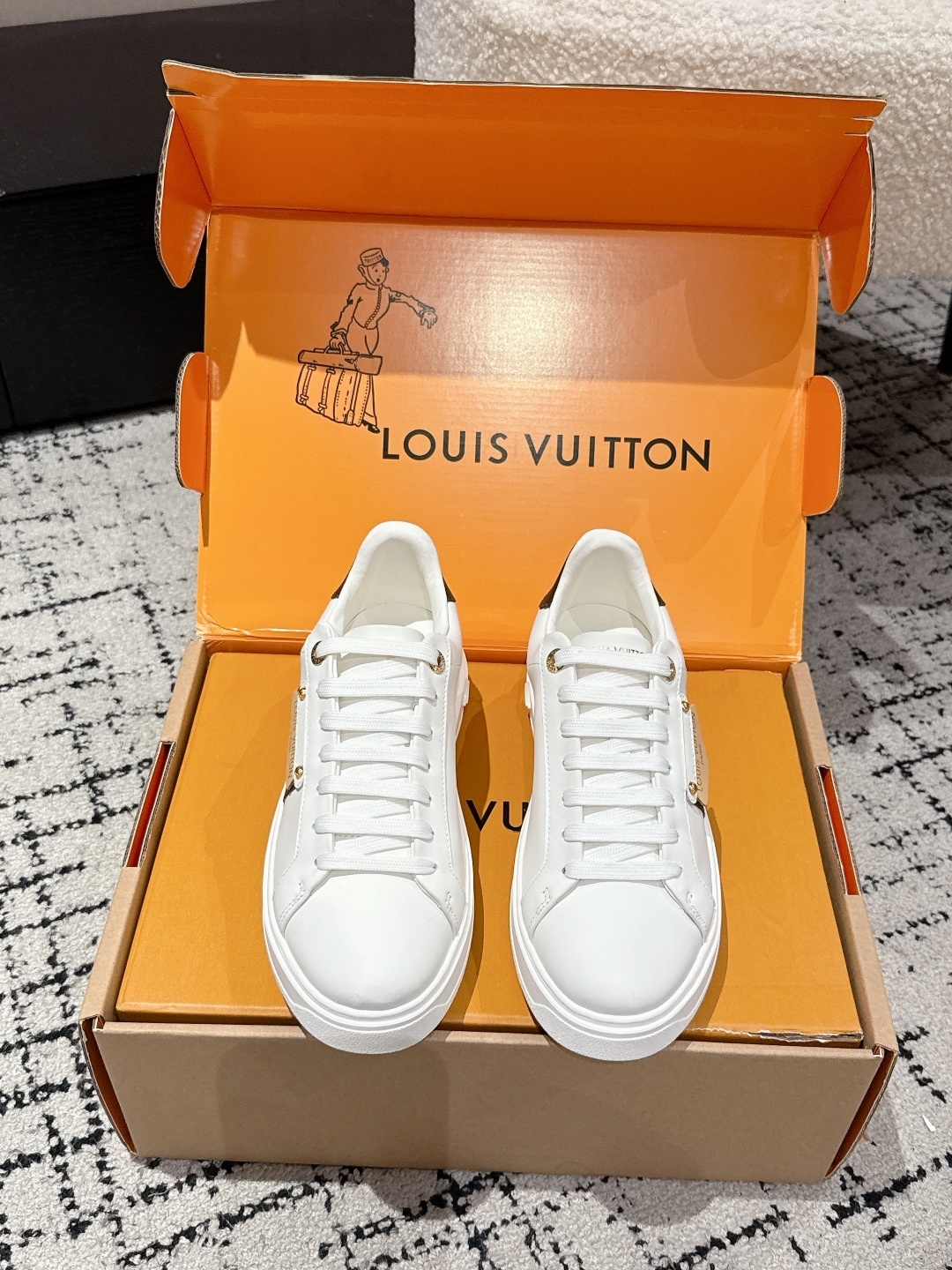 Louis Vuitton White Leather Sneakers with Gold-Tone Hardware