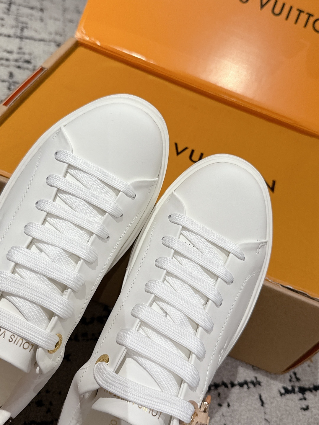 Louis Vuitton Frontrow White Leather Low-Top Sneakers