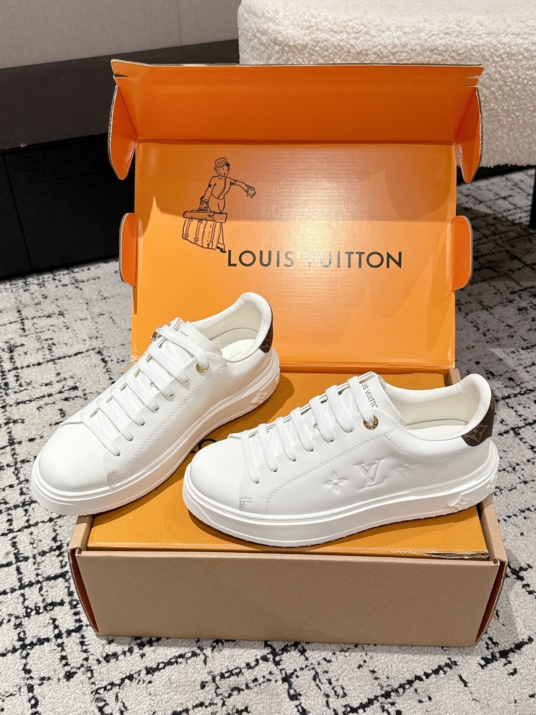 Louis Vuitton Frontrow White Leather Low-Top Sneakers