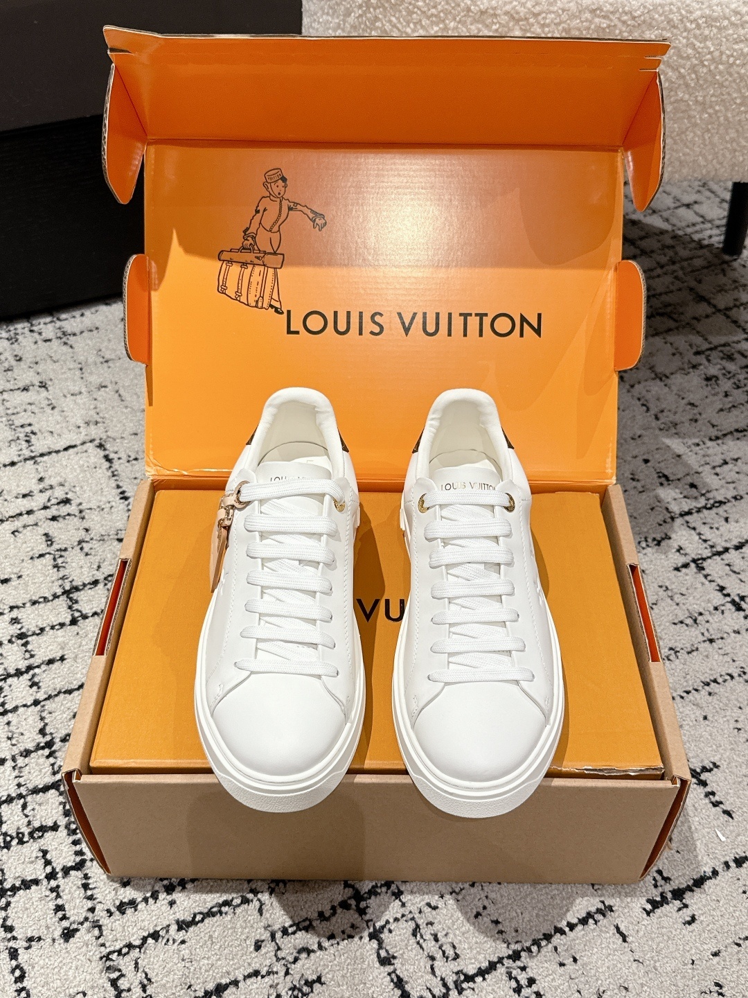 Louis Vuitton Frontrow White Leather Low-Top Sneakers
