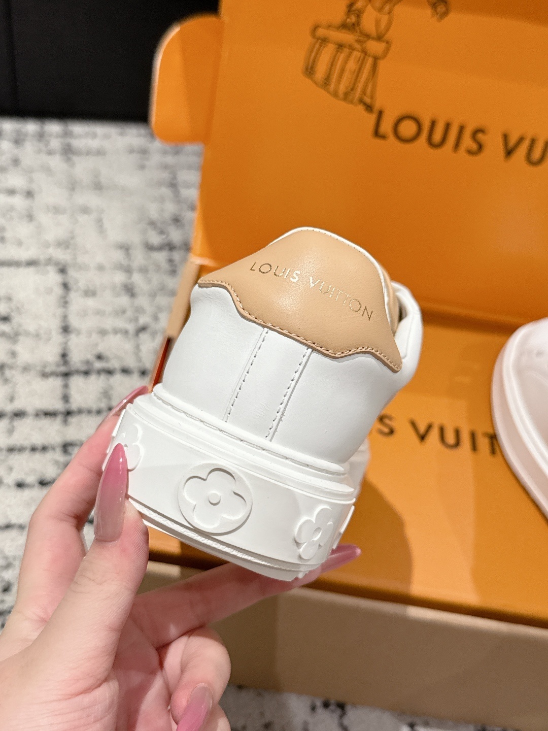 Louis Vuitton Women's White Leather Frontrow Low-Top Sneakers