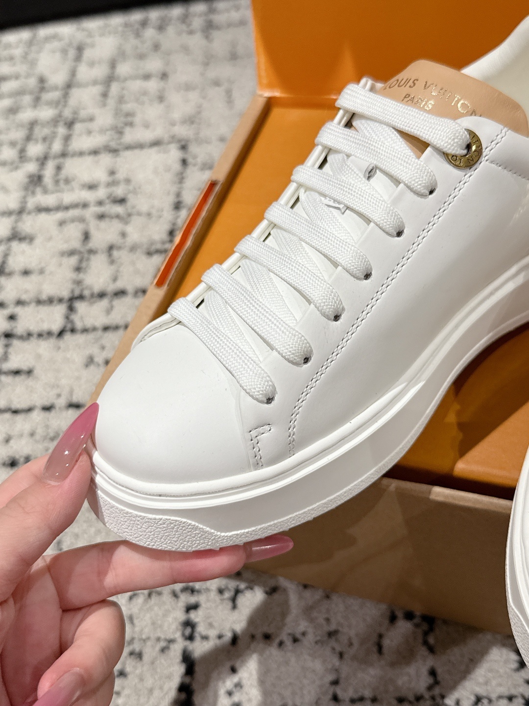 Louis Vuitton Women's White Leather Frontrow Low-Top Sneakers