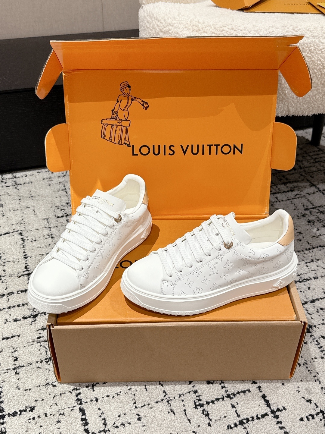 Louis Vuitton Women's White Monogram Leather Sneakers