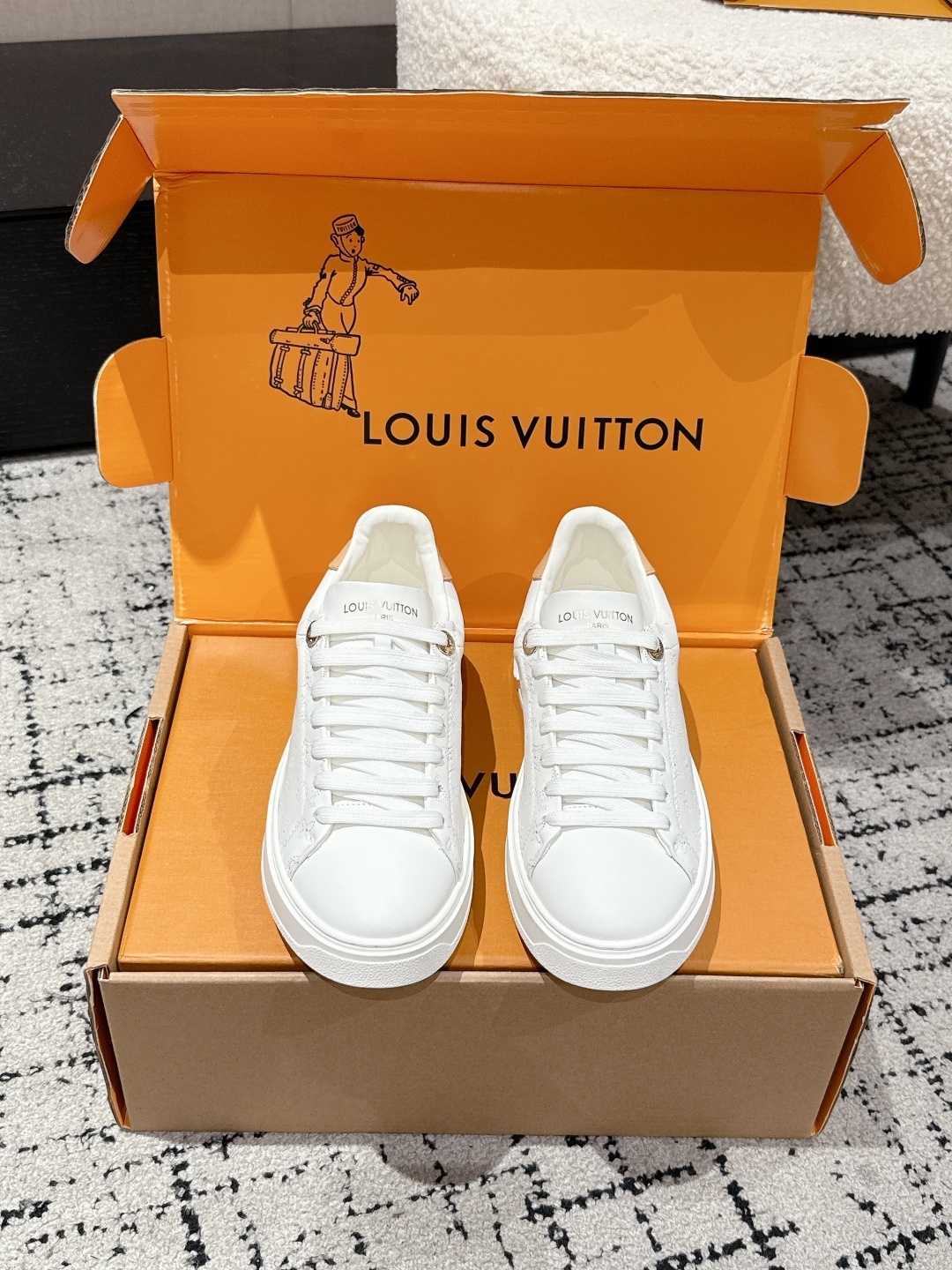 Louis Vuitton Women’s White Monogram Leather Sneakers