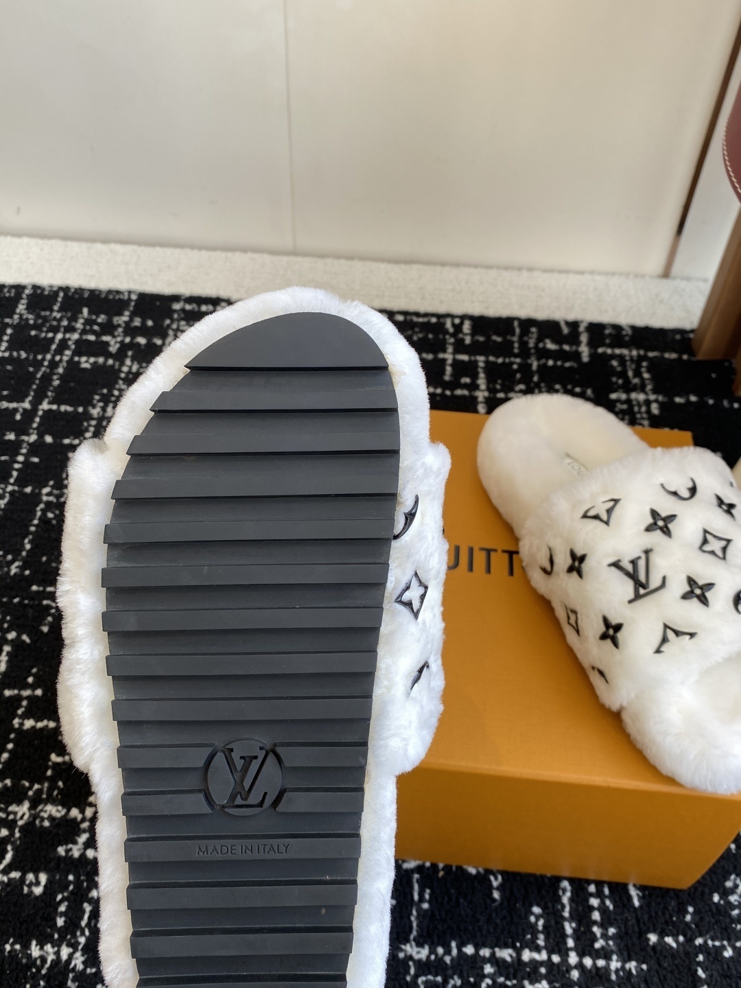 Louis Vuitton White Shearling Monogram Flat Mules - Luxury Slides