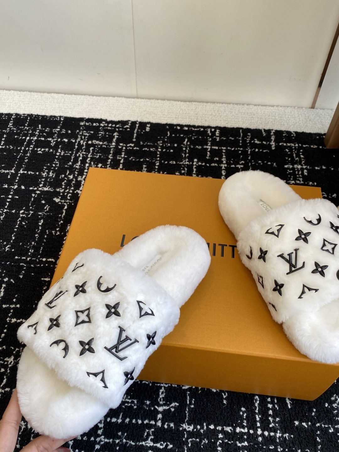 Louis Vuitton White Shearling Monogram Flat Mules - Luxury Slides