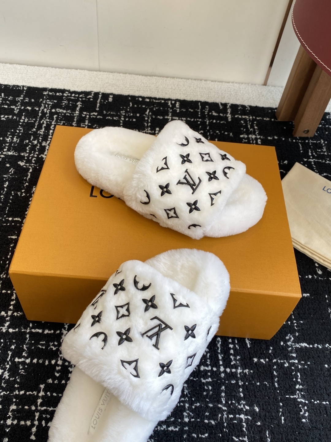 Louis Vuitton White Shearling Monogram Flat Mules - Luxury Slides