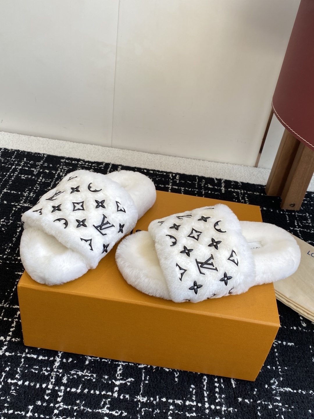 Louis Vuitton White Shearling Monogram Flat Mules - Luxury Slides