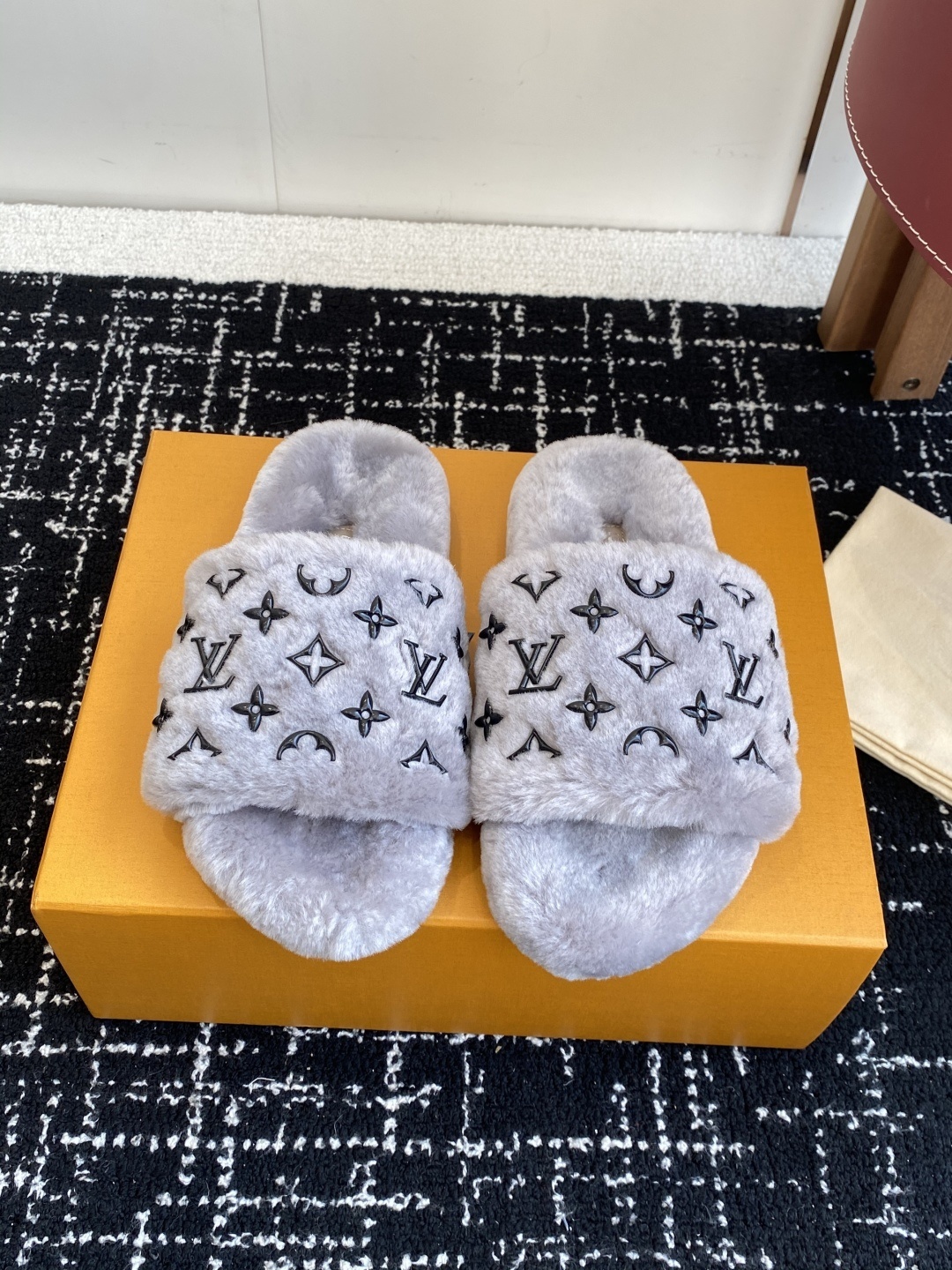 Louis Vuitton Monogram Grey Plush Fuzzy Slippers – Luxury Slides