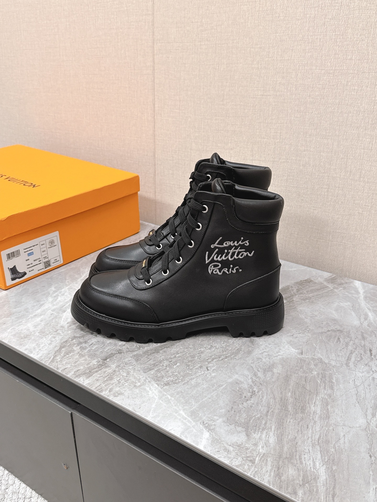 Louis Vuitton Men's Black Leather Script Logo Lace-Up Ankle Boots