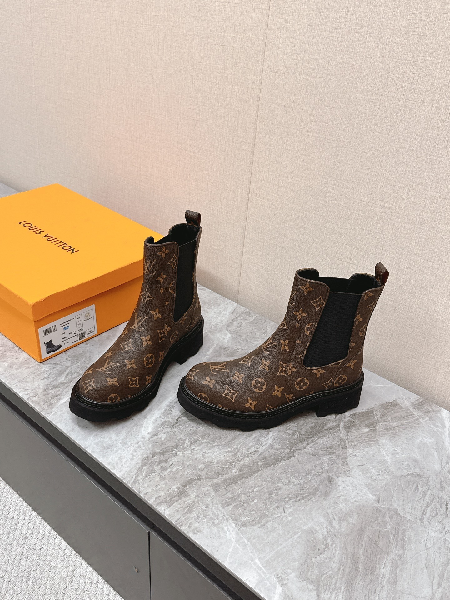 LV 00149 Louis Vuitton Monogram Chelsea Ankle Boots for Women