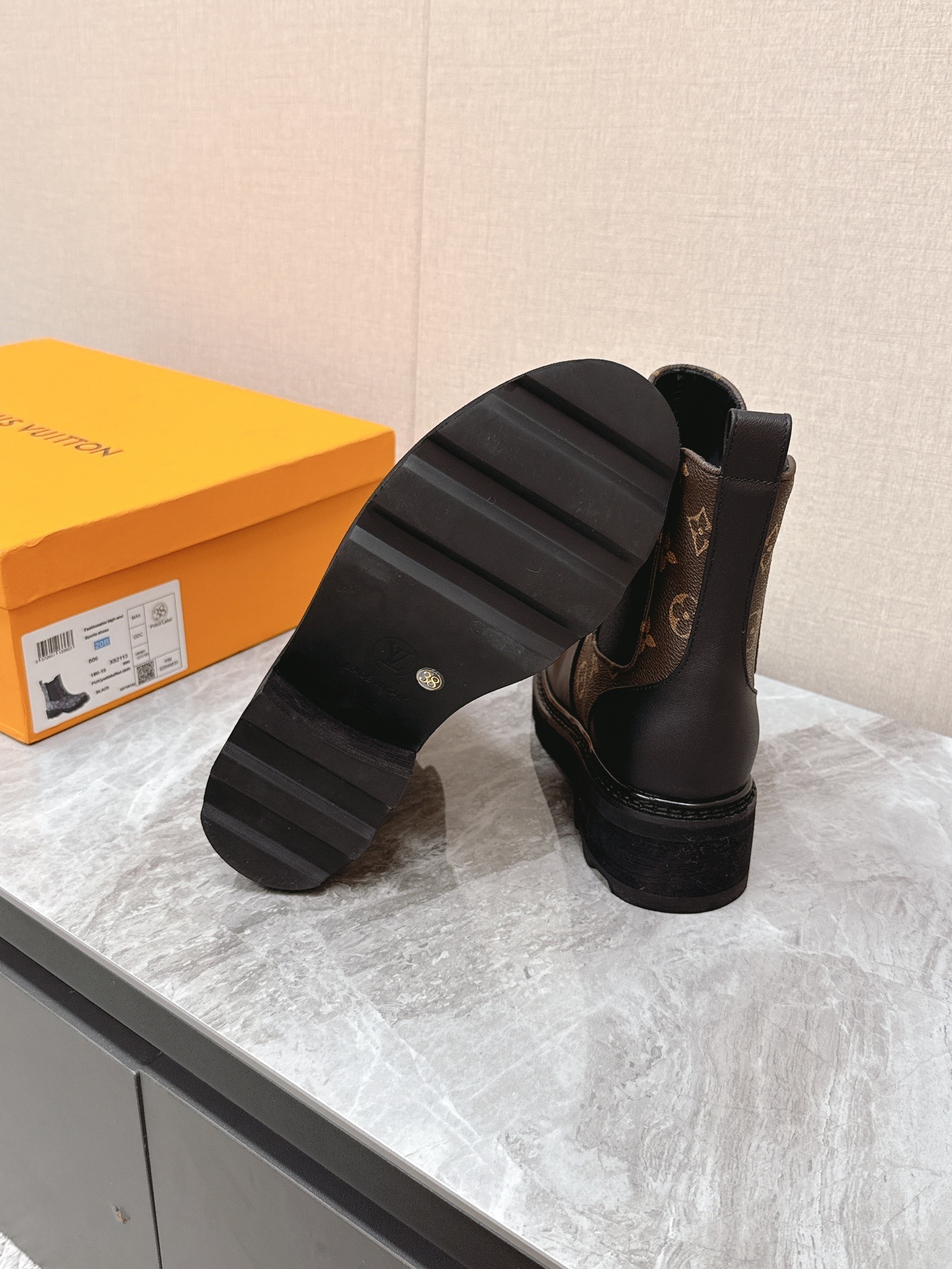 Louis Vuitton Monogram Leather Chelsea Boots in Black