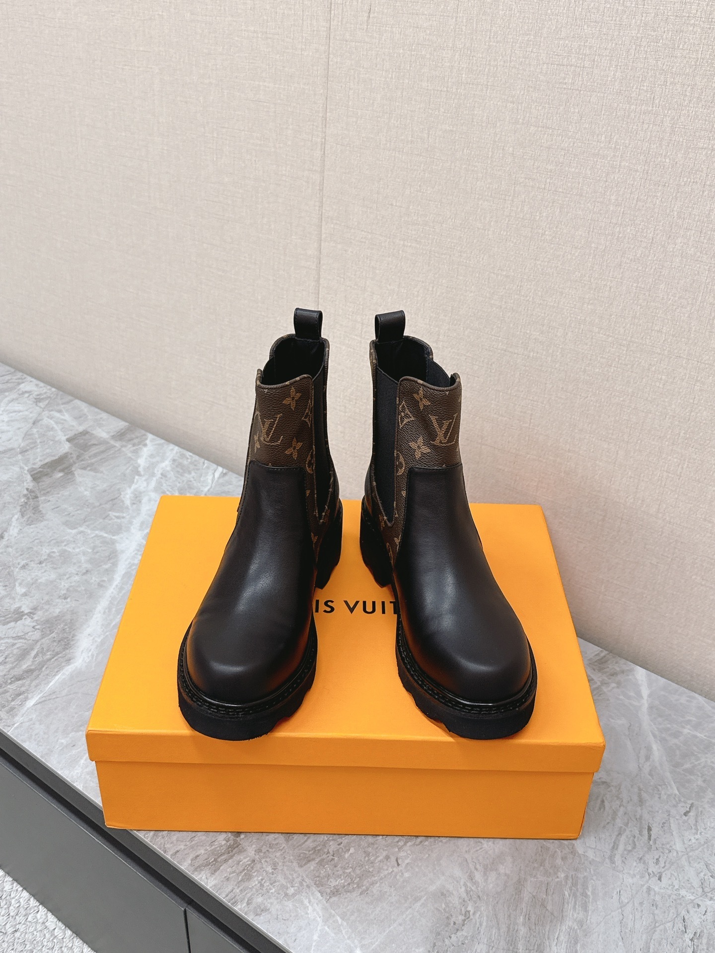 Louis Vuitton Monogram Leather Chelsea Boots in Black