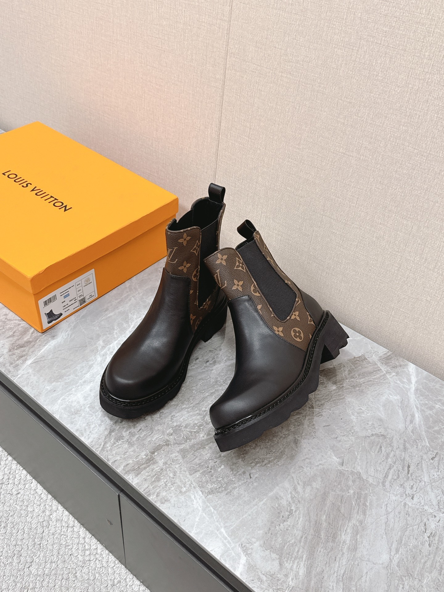 Louis Vuitton Monogram Leather Chelsea Boots in Black