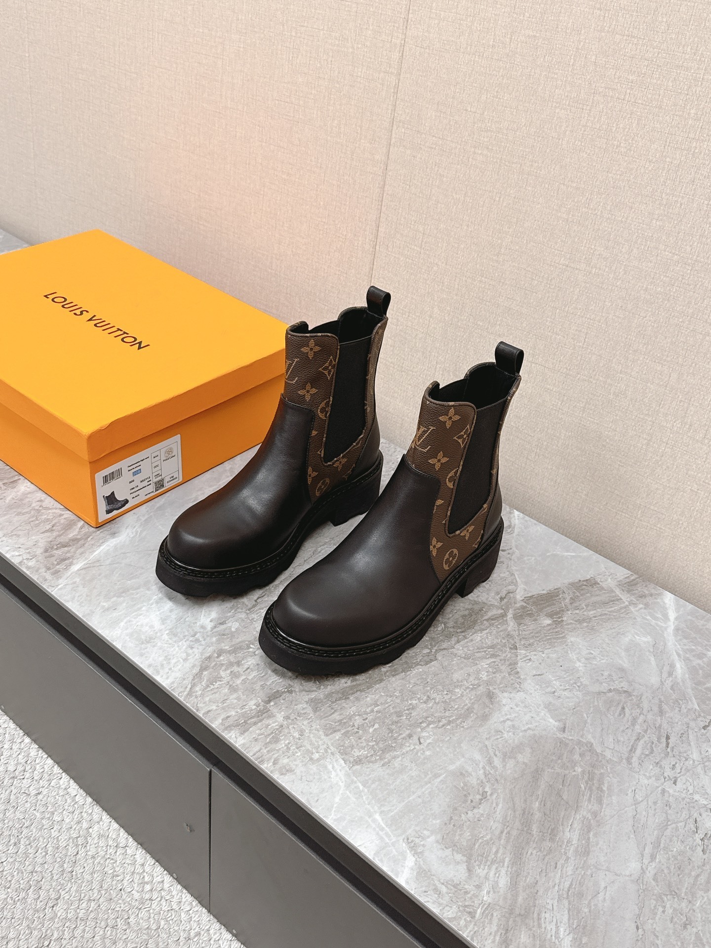 Louis Vuitton Monogram Leather Chelsea Boots in Black