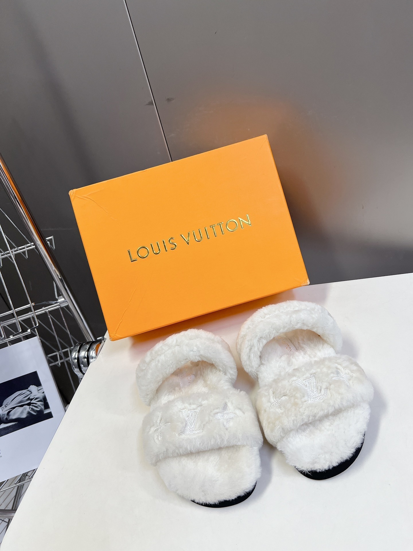 Louis Vuitton White Shearling Flat Sandals – Luxury Plush Slides