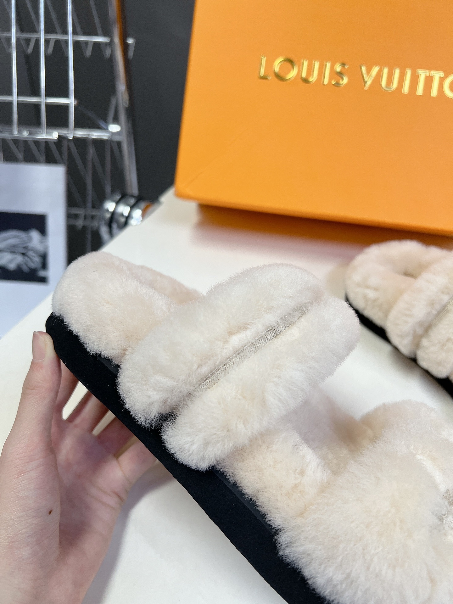 Louis Vuitton Paseo Flat Comfort Sandal Shearling White Monogram