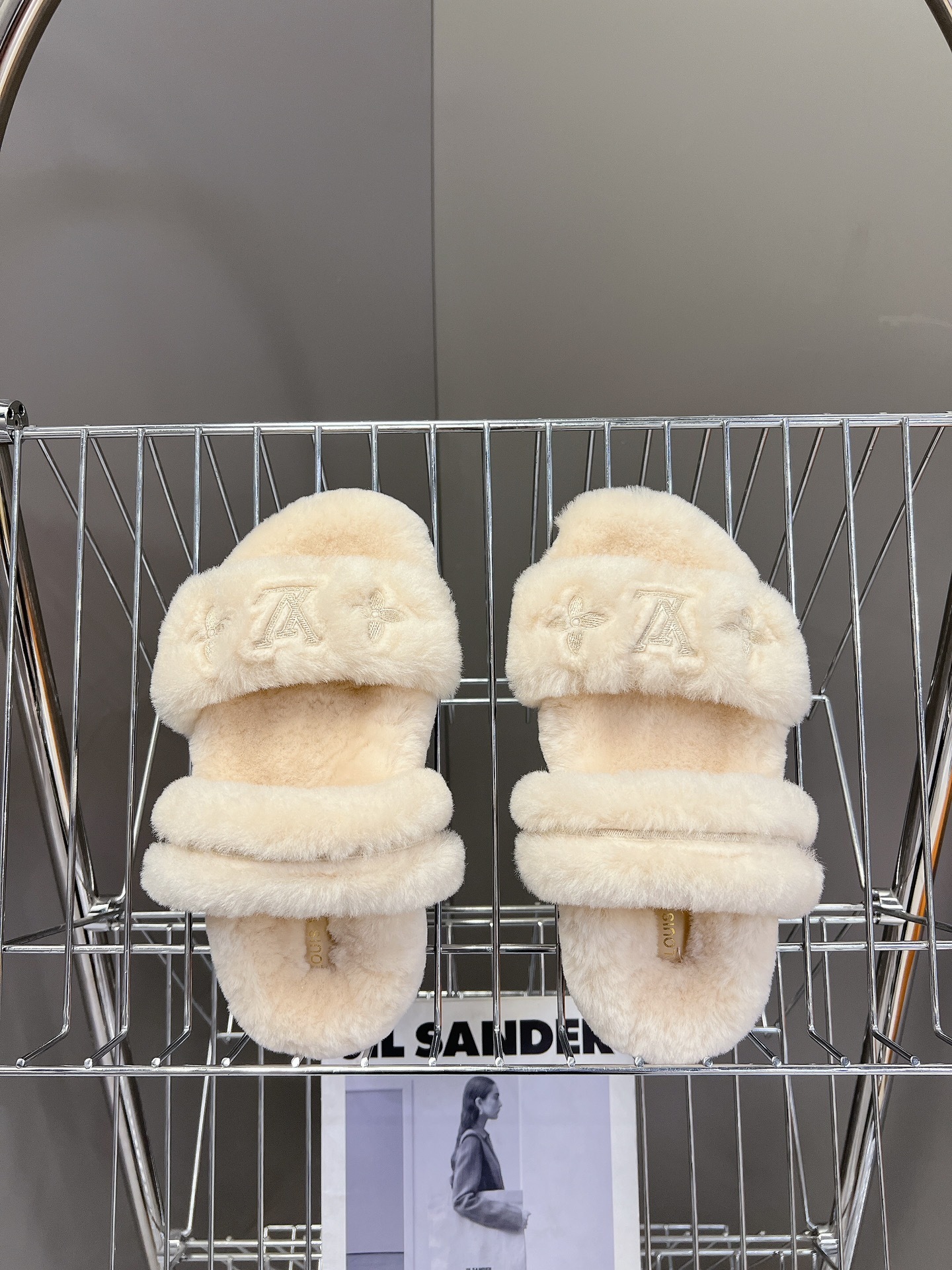 Louis Vuitton Paseo Flat Comfort Sandal Shearling White Monogram