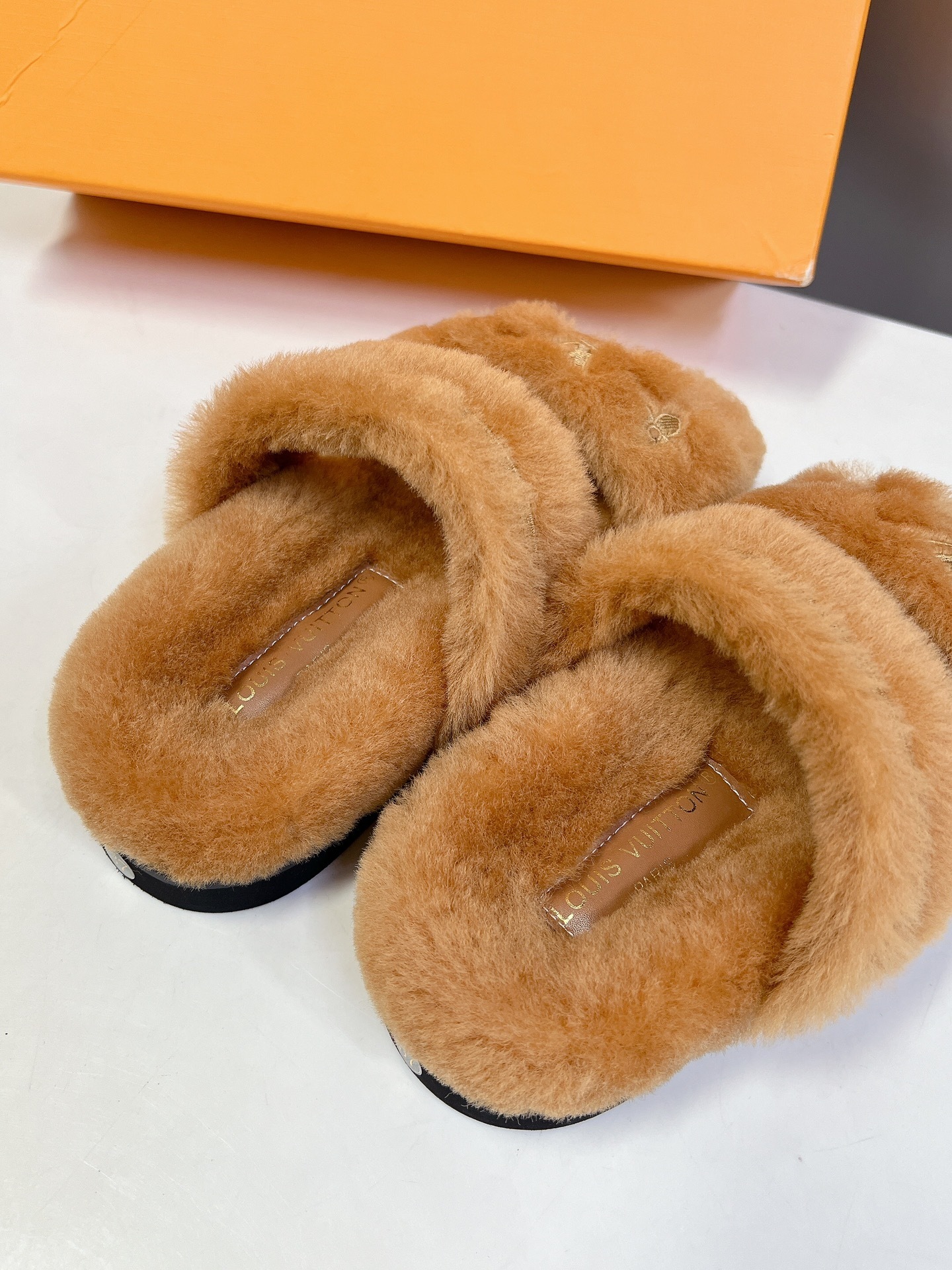 Louis Vuitton Paseo Comfort Flat Sandals - Tan Shearling LV Slides
