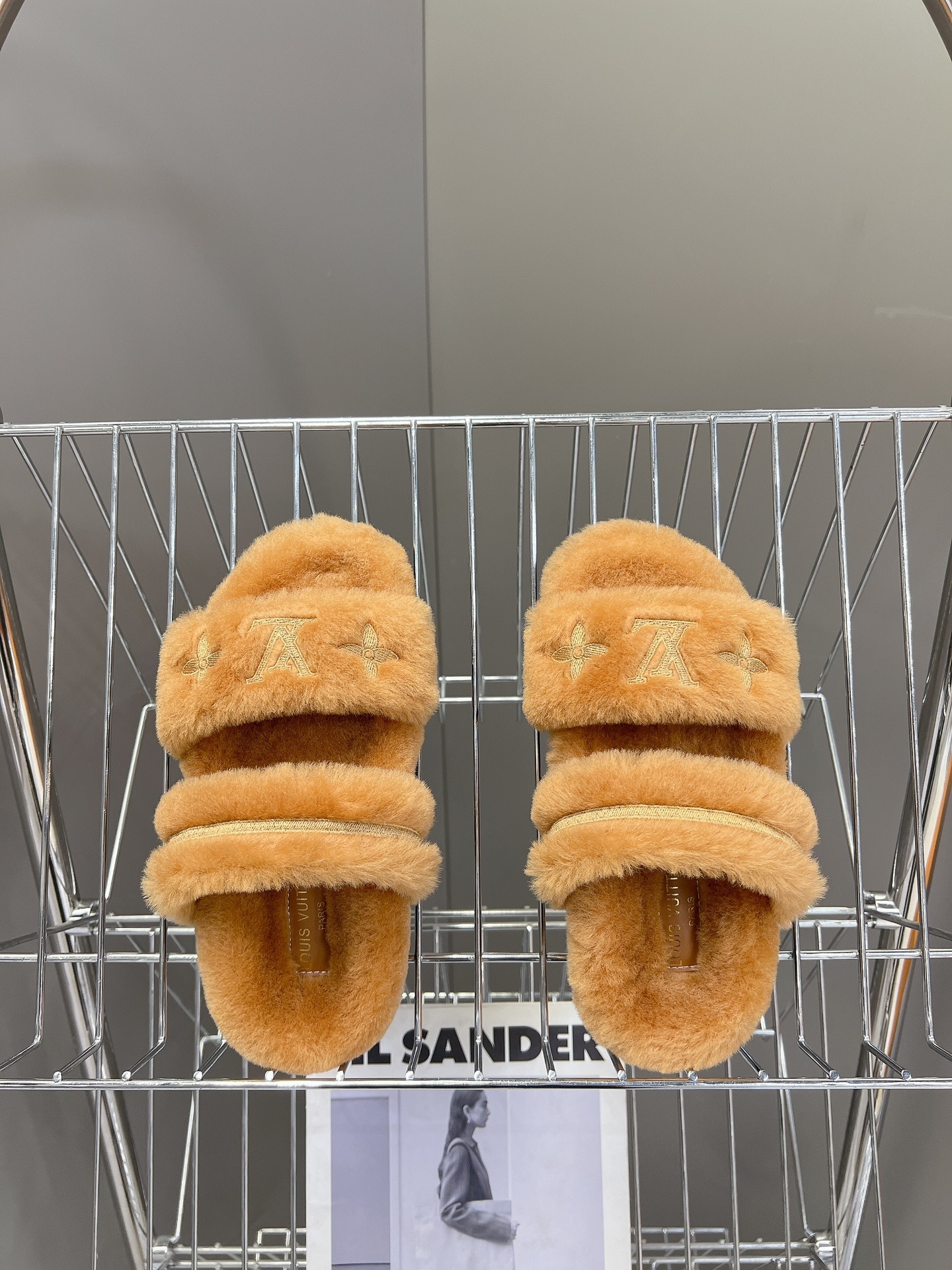 Louis Vuitton Paseo Comfort Flat Sandals - Tan Shearling LV Slides