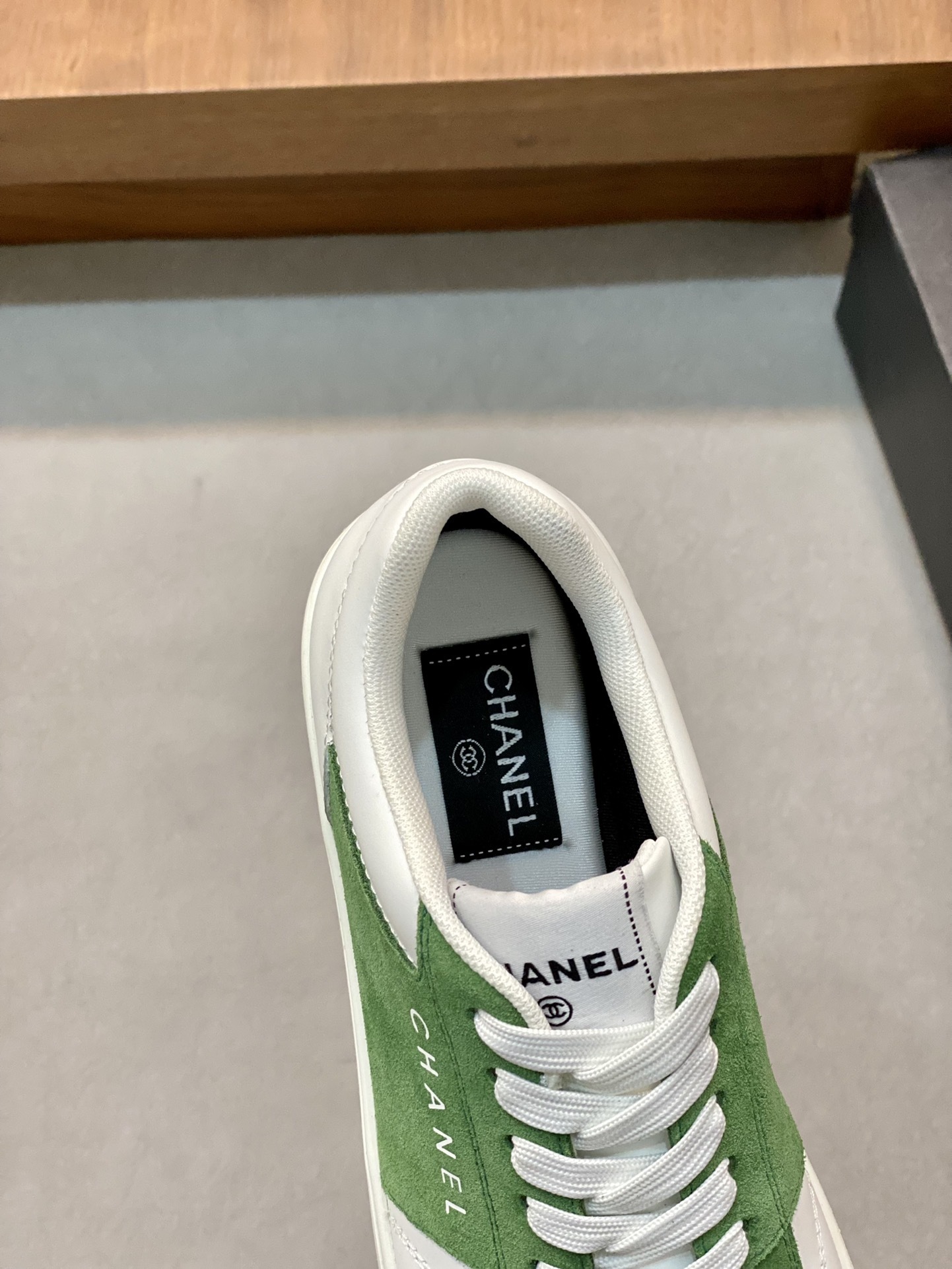 Chanel Luxury White Leather and Green Suede Low-Top Sneakers