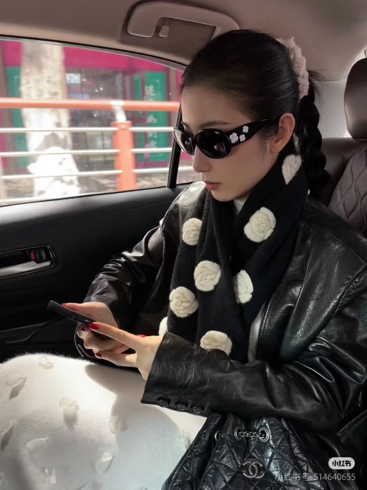 Luxury Vintage Camellia Flower Black Oval Sunglasses for Women